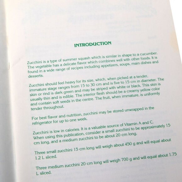 Vintage ZUCCHINI Recipe Book Ministry Of Agriculture Ontario 1987 Green Retro Pr - Picture 3 of 5